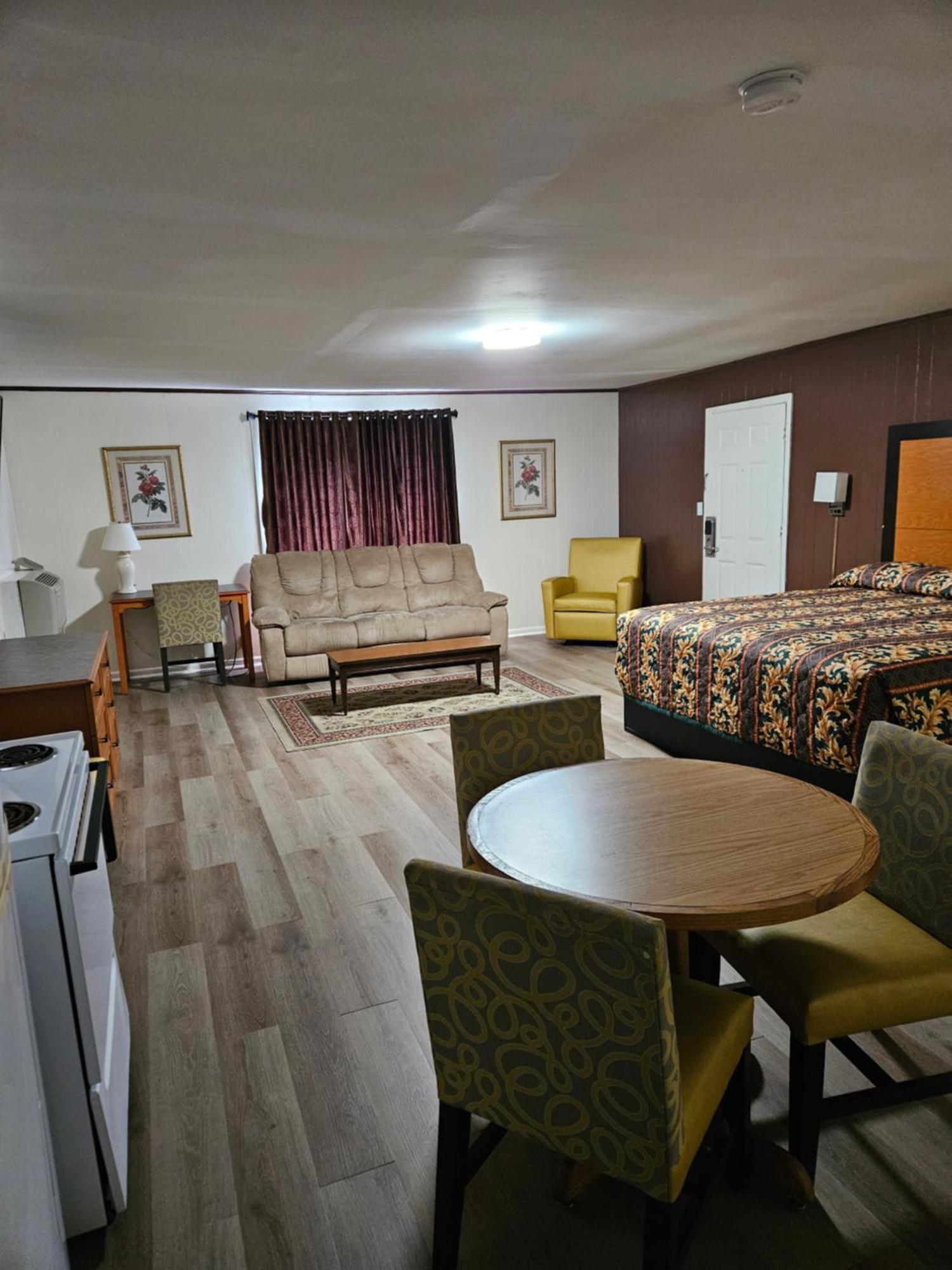 Traveler'S Inn Roanoke エクステリア 写真
